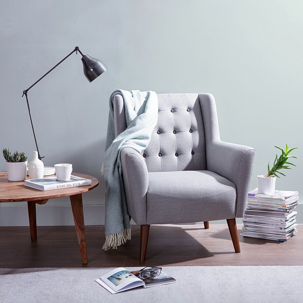 Кресло дерево кожа