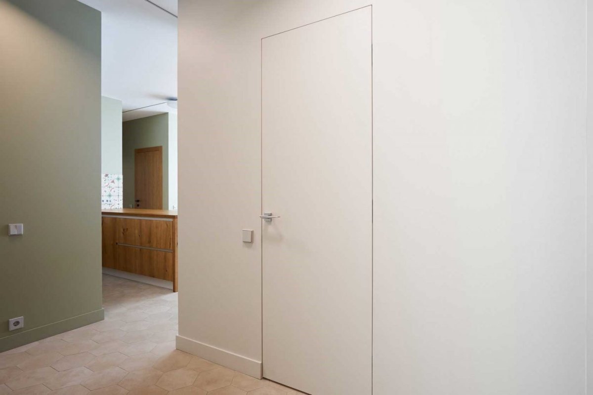 Белые межкомнатные двери в интерьере