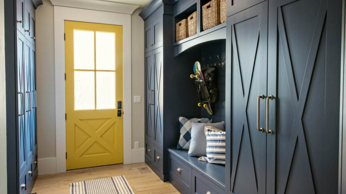 Узкая прихожая