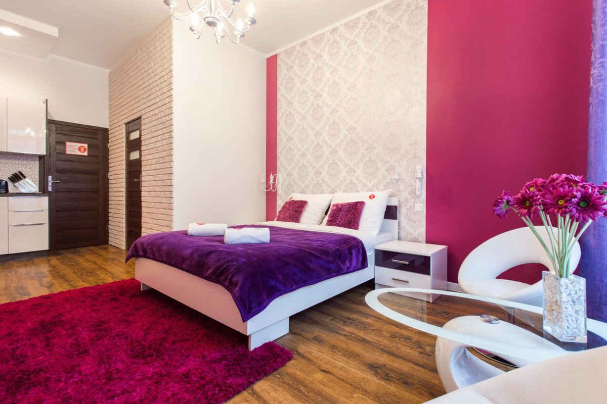 Триада в интерьере спальни