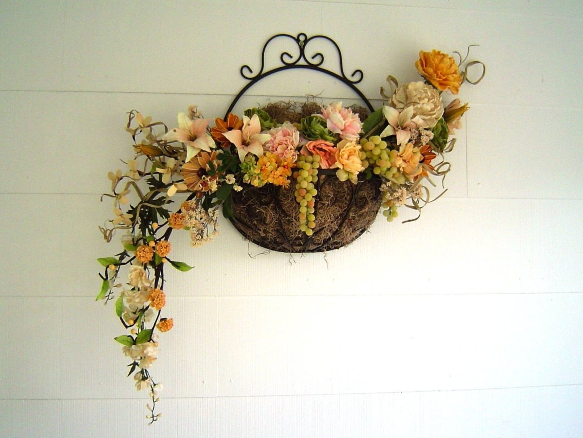 Декор искусственными цветами