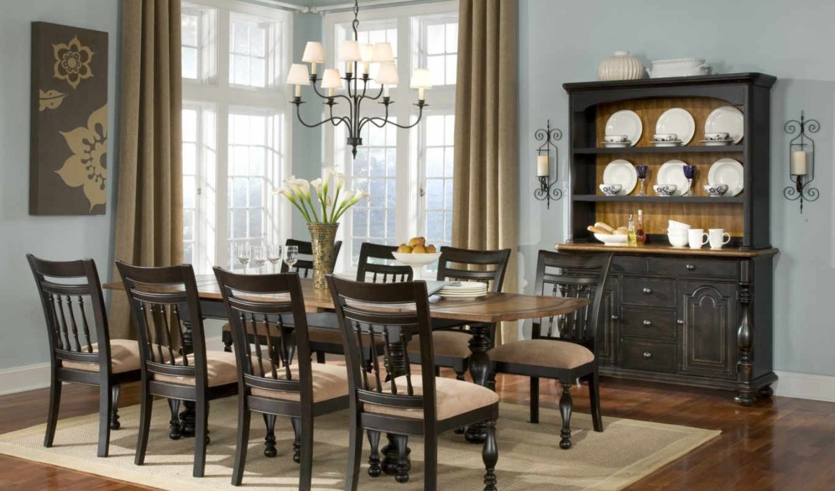 Гостиная столовая в старинном стиле