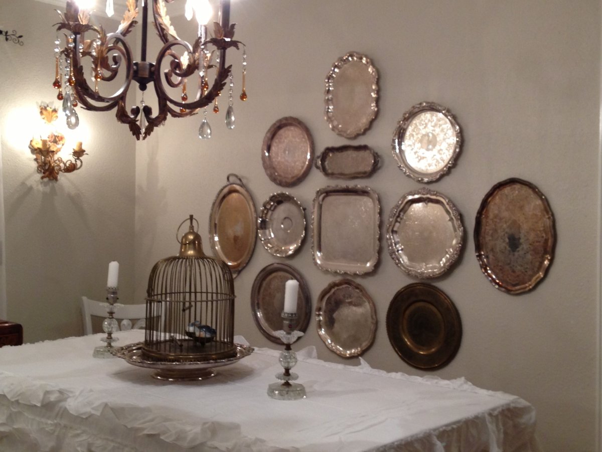 Гжель в интерьере гостиной