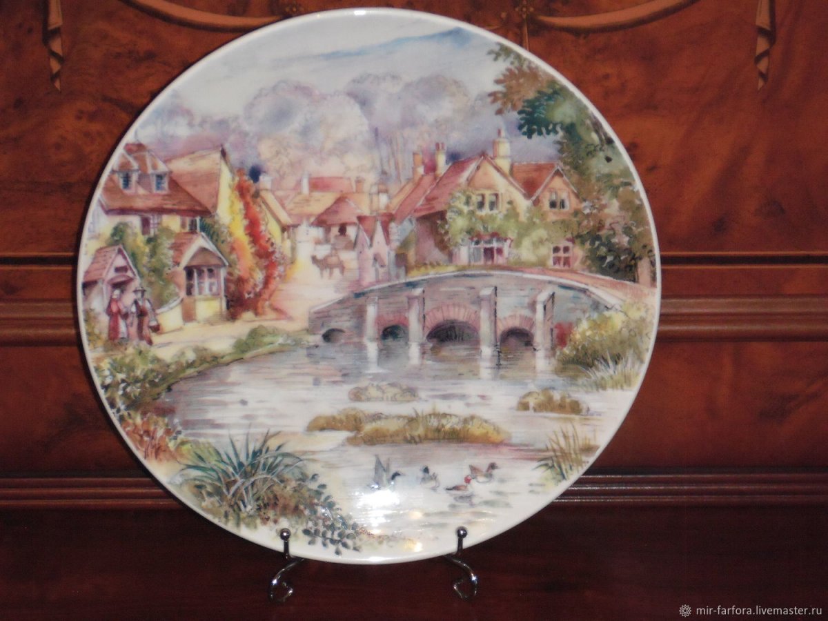 Декоративные тарелки в интерьере