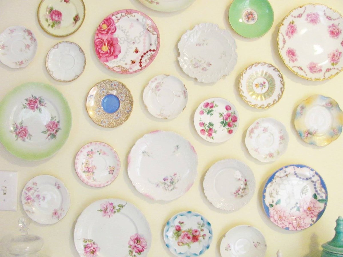 Декоративные тарелки в интерьере