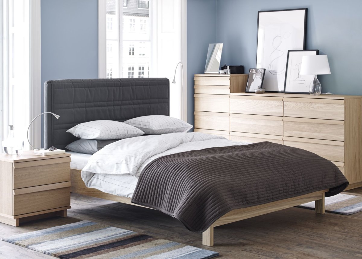 Кровать МАЛЬМ икеа в интерьере