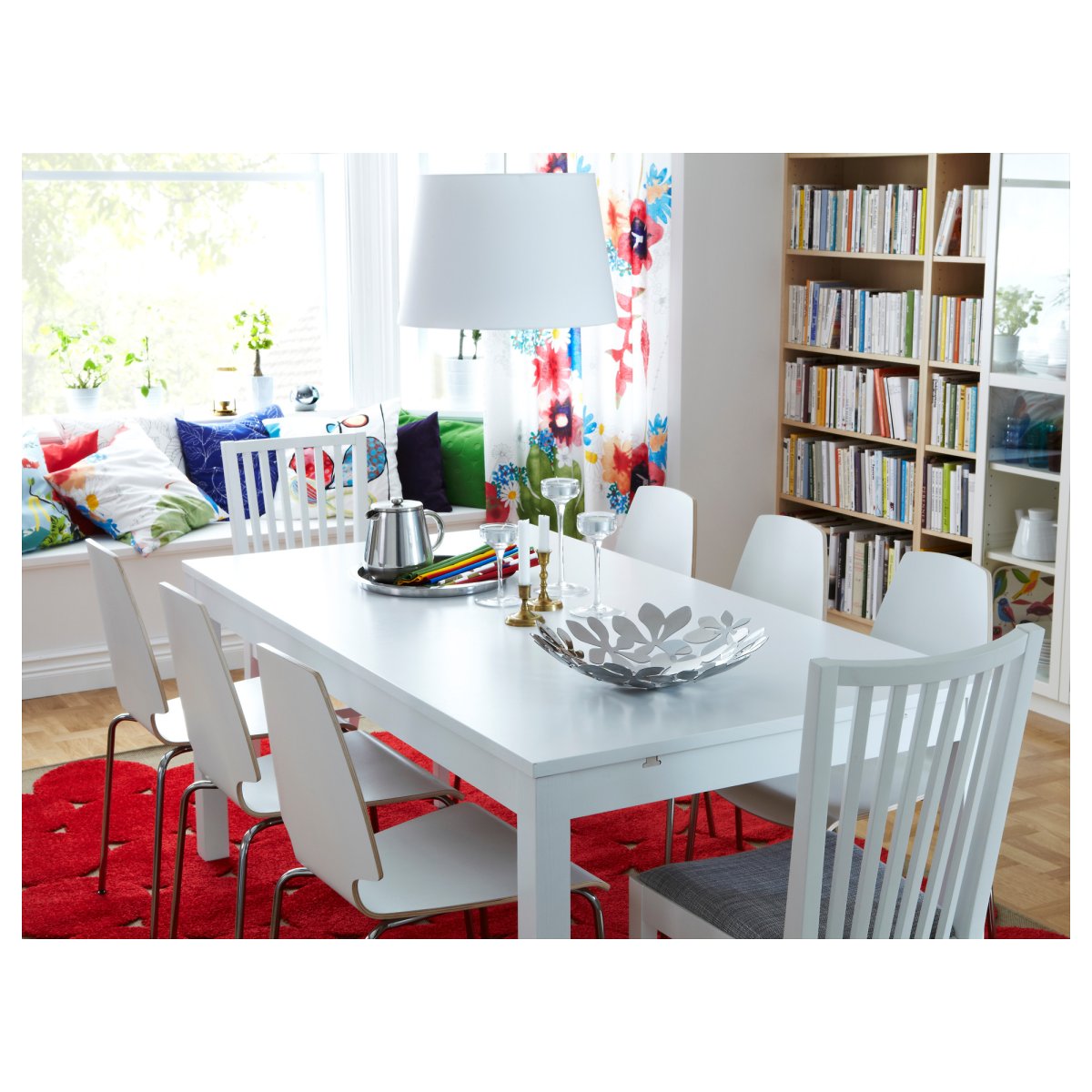 Человек за кухонным столом