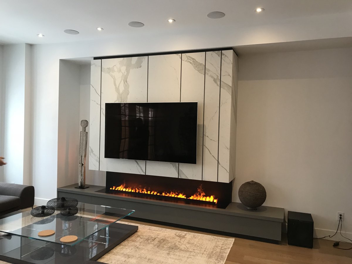 Биокамин и телевизор