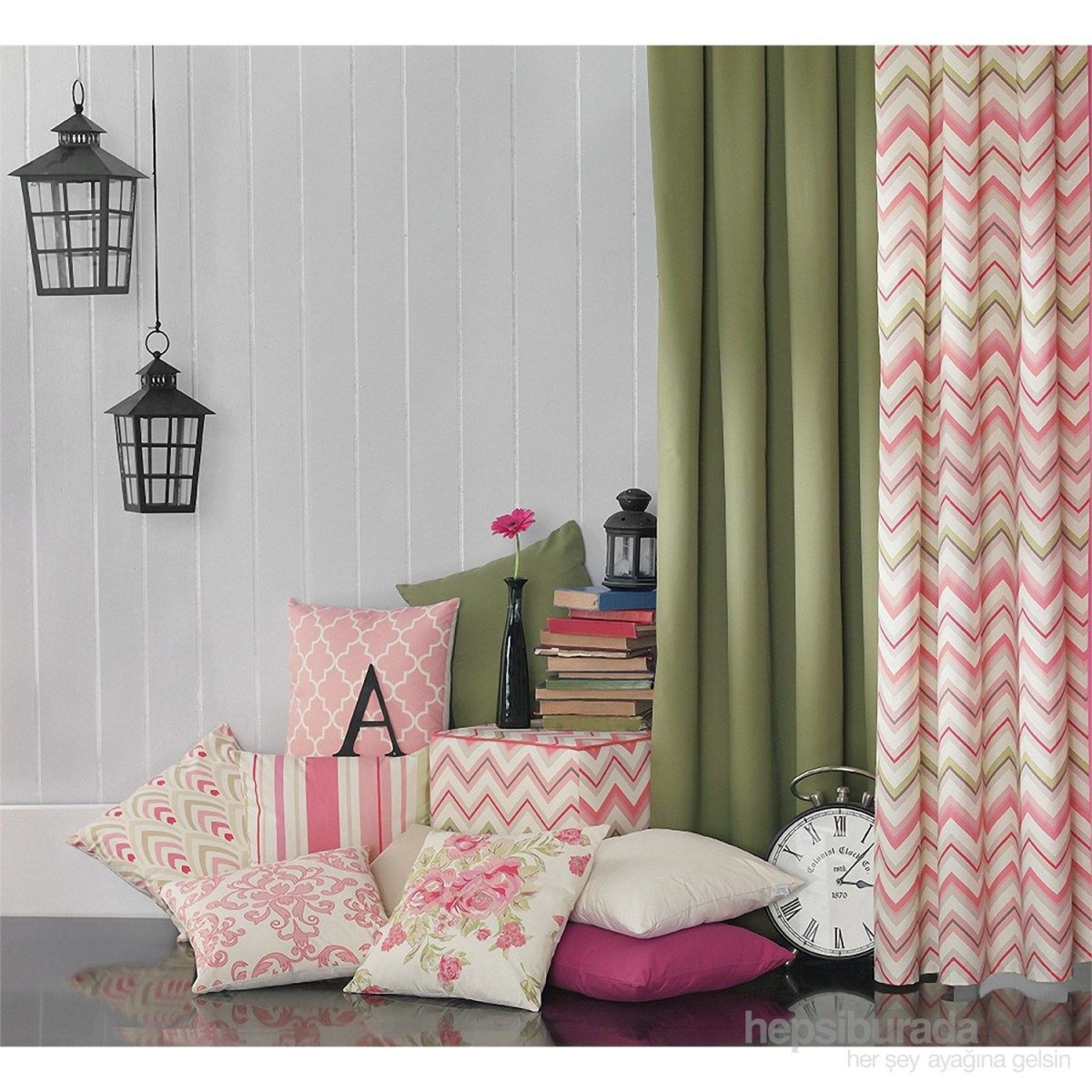 Шторы зеленые с розовым