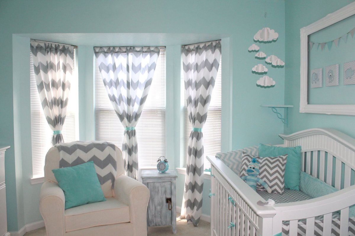 Шторы в детской мятного цвета