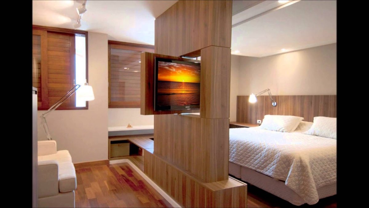 Перегородка с вращающимся телевизором