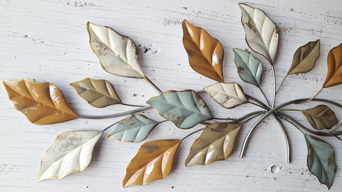 Лист клена из металла