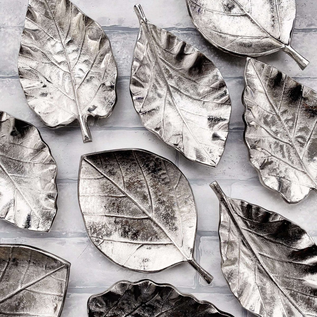 Металлические листья для декора
