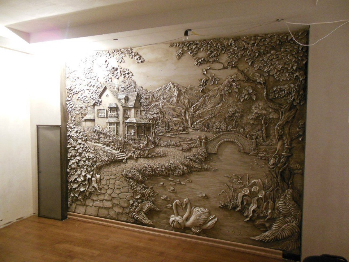 Барельеф на стене