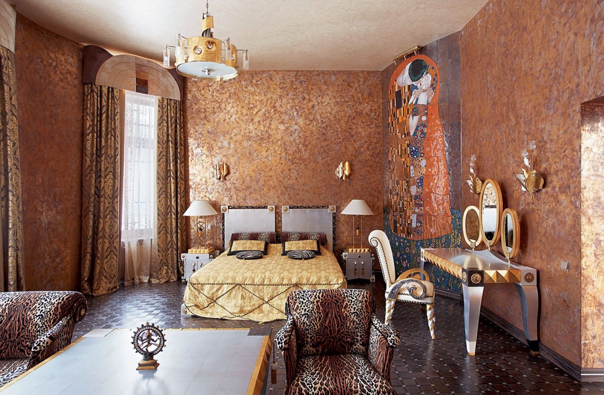 Плитка в спальне на стене