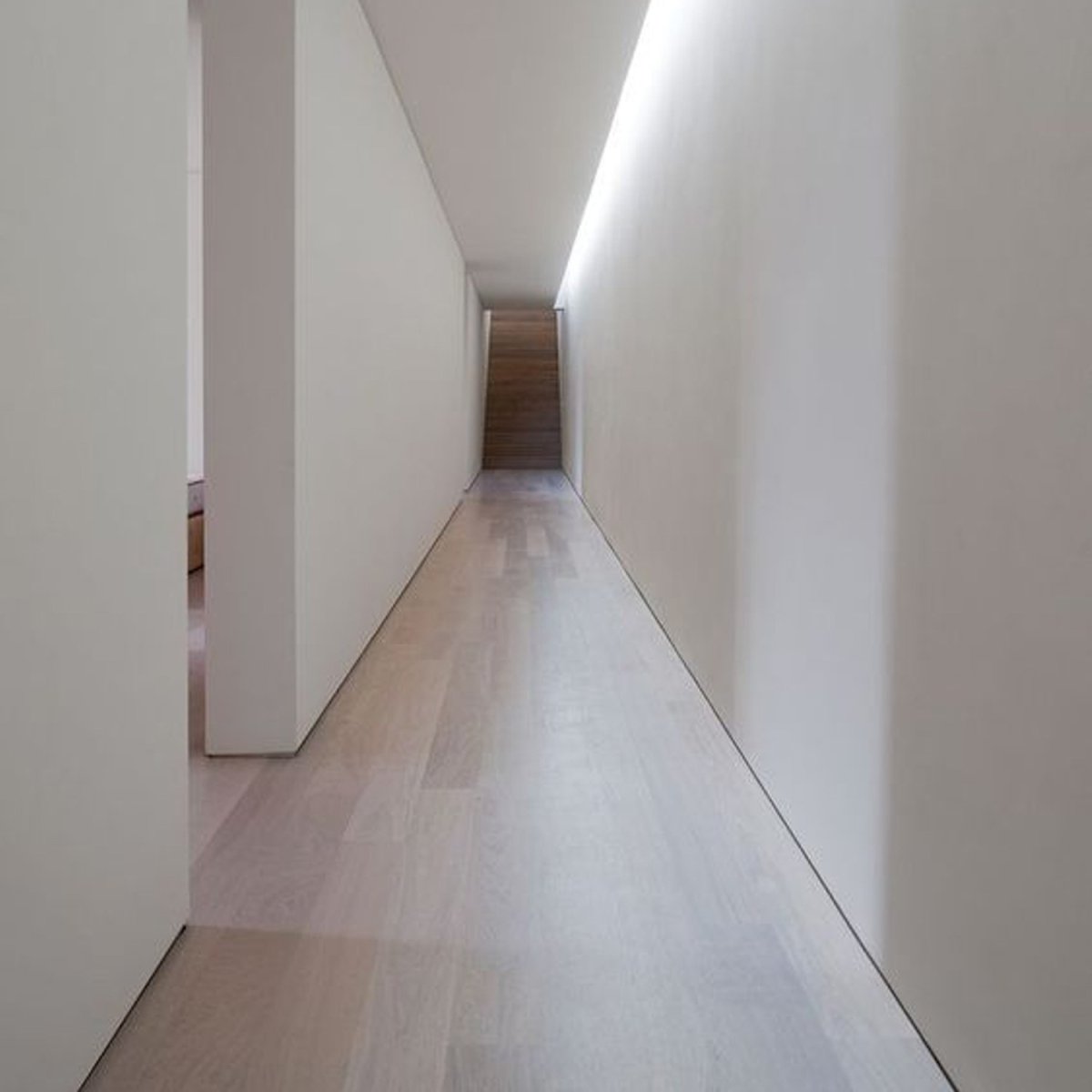 Плинтус Skirting lajsna