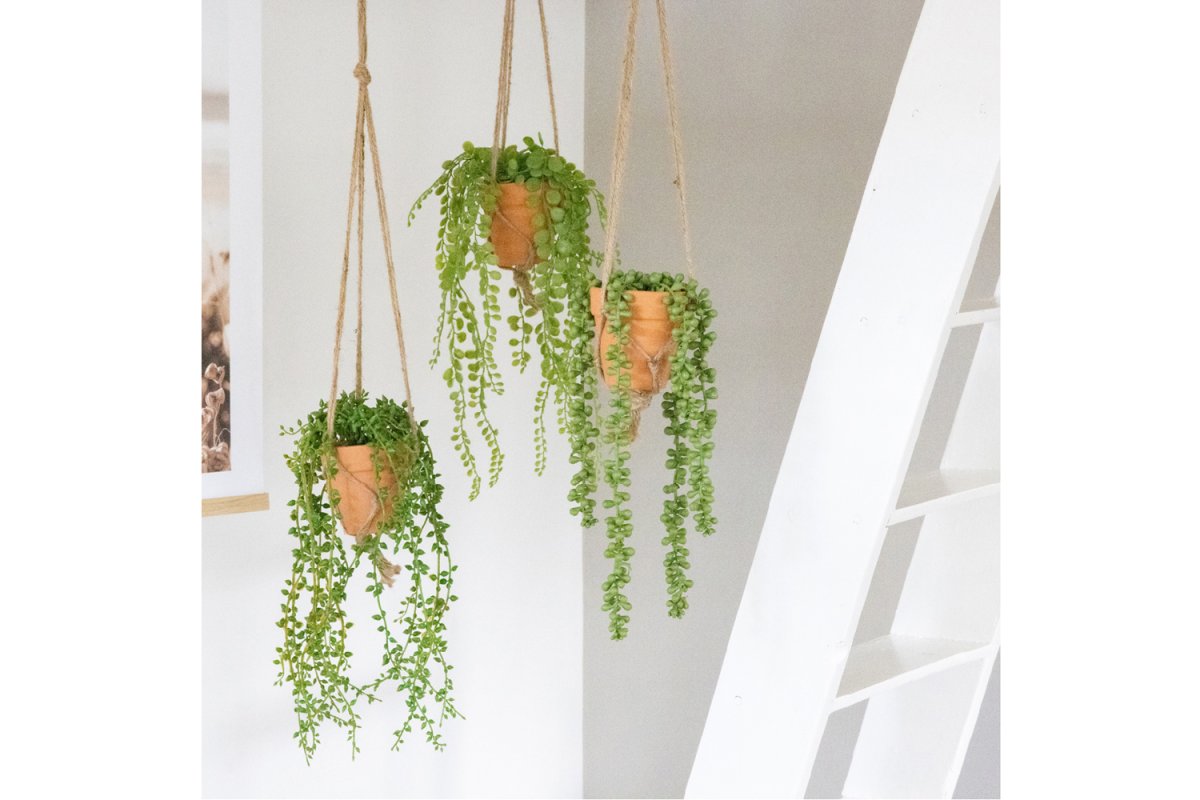 Искусственные цветы висячие