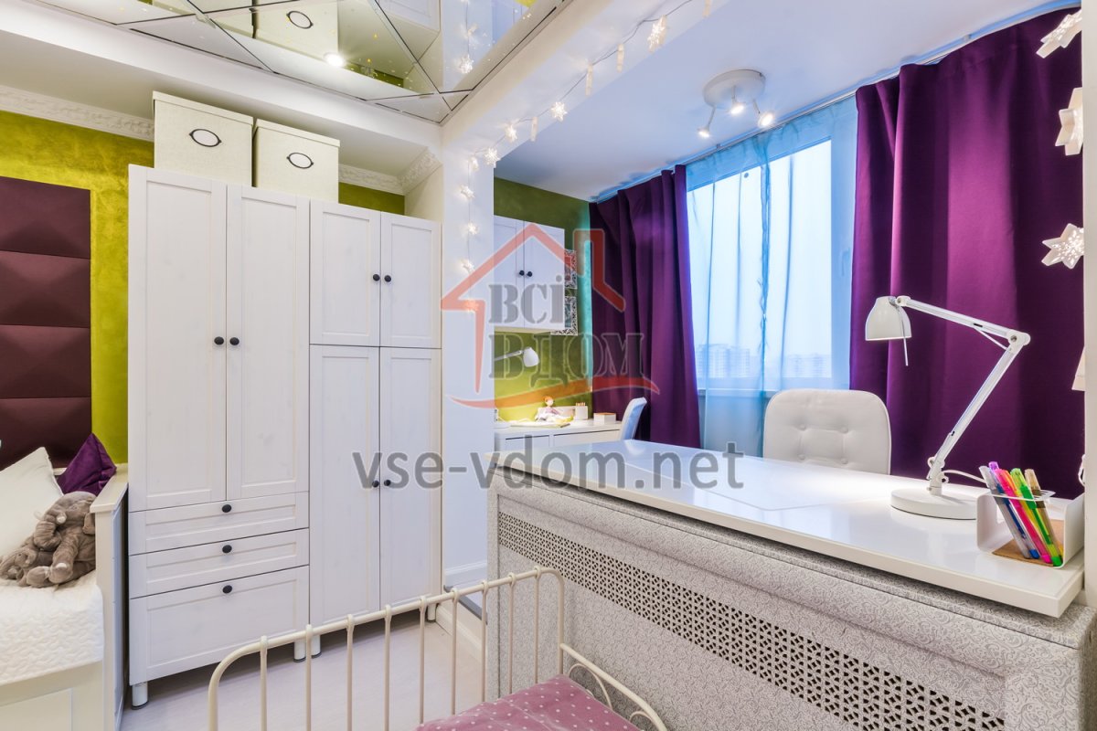 Планировка детской комнаты с балконом