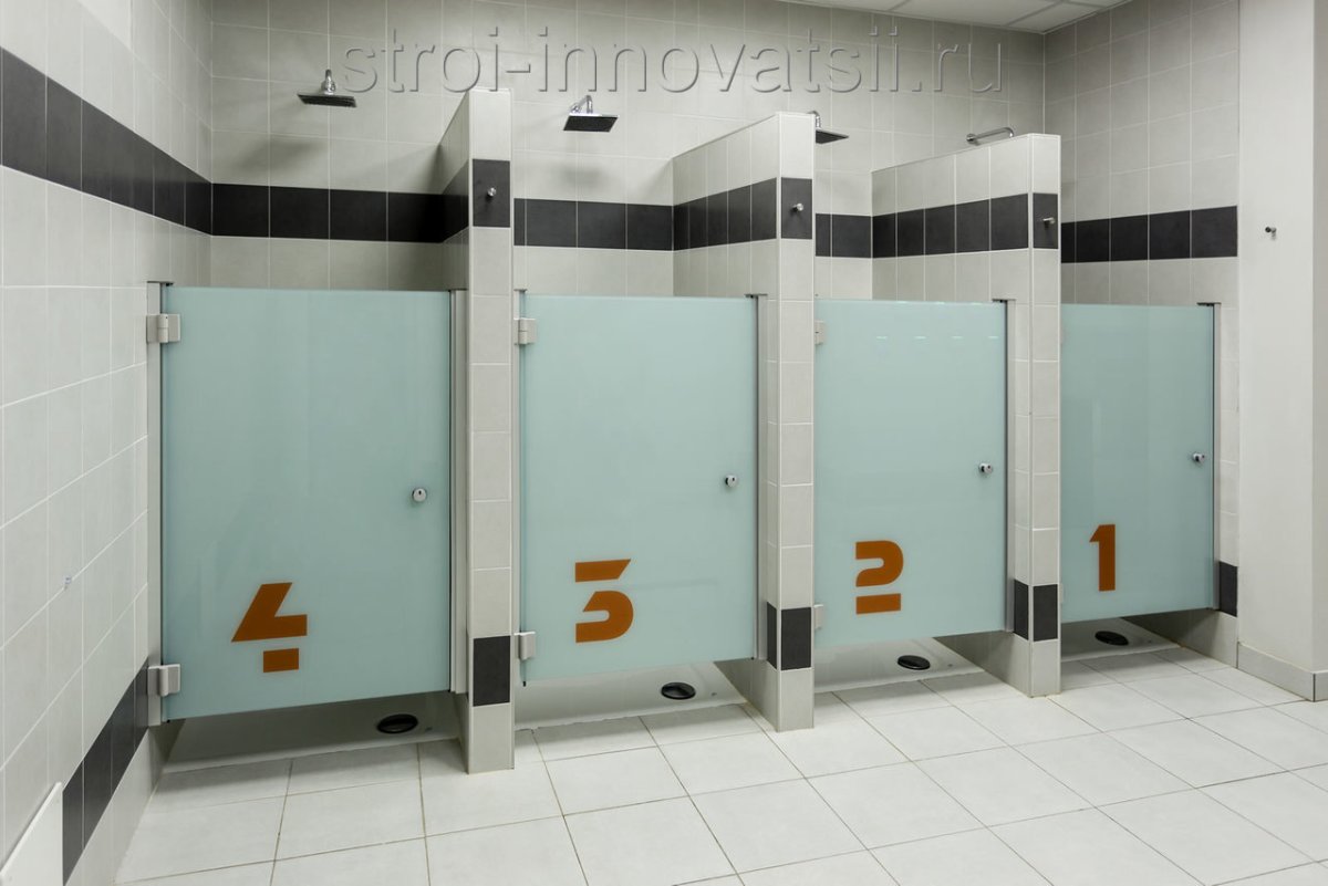 Душевые кабинки в школе