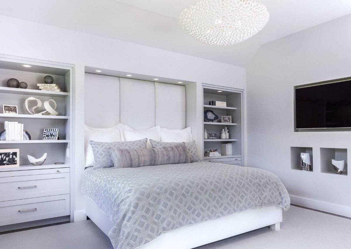 Спальня в скандинавском стиле дизайн фото со шкафом и полками фото