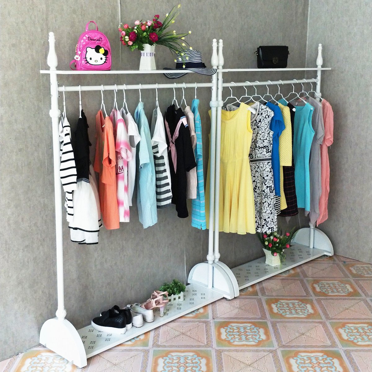 Стильная вешалка