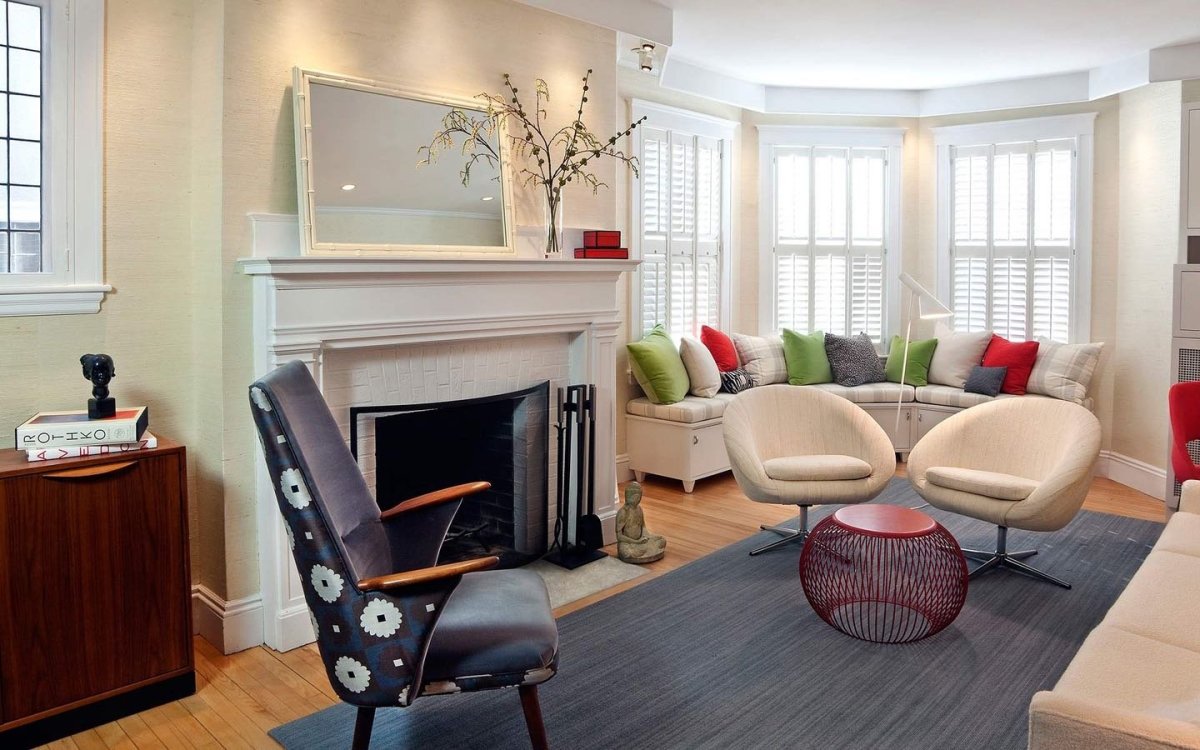 Гостиная с эркерным окном