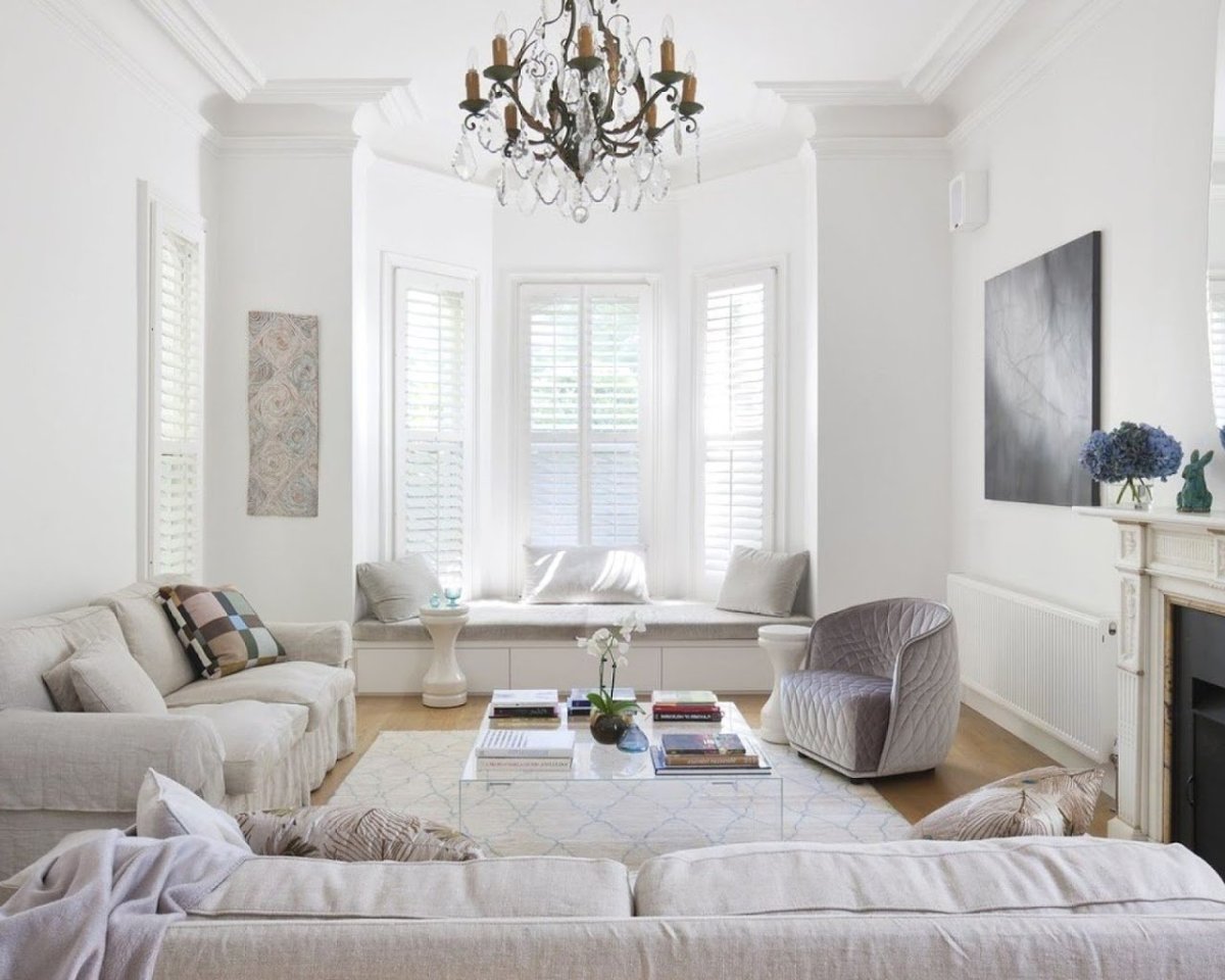 Спальня с эркером американский стиль