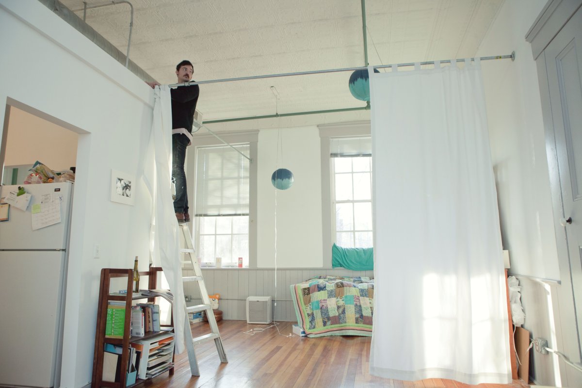 Штанга для зонирования комнаты