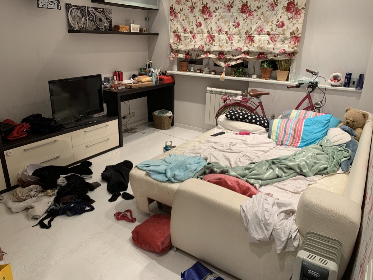 Небольшой беспорядок в комнате