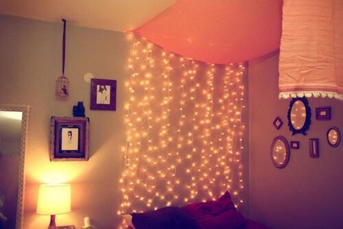 Гирлянда в спальне