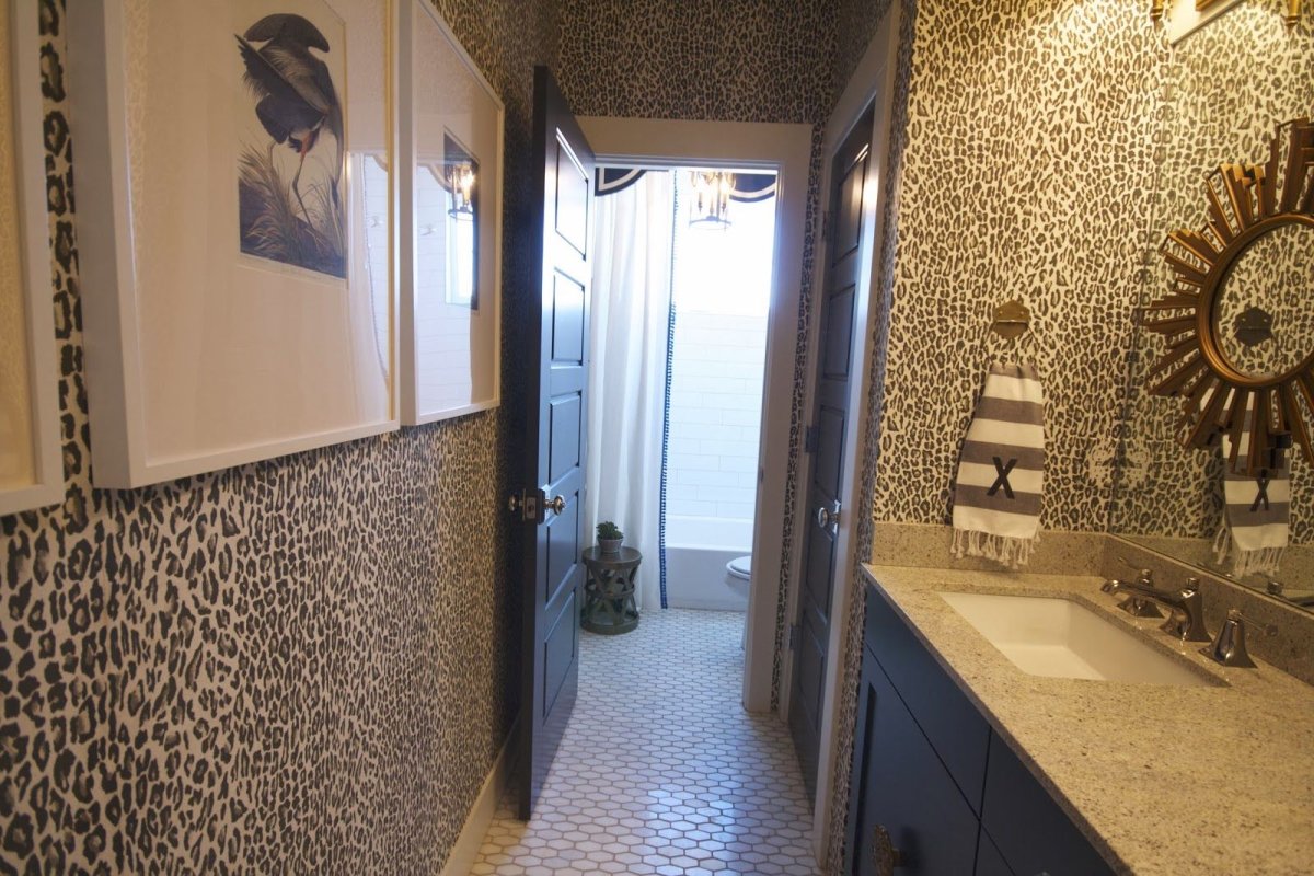 Леопардовая комната