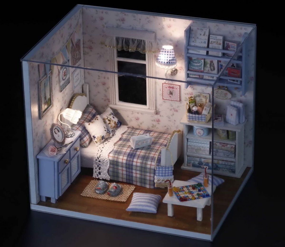 Картонные комнаты для кукол