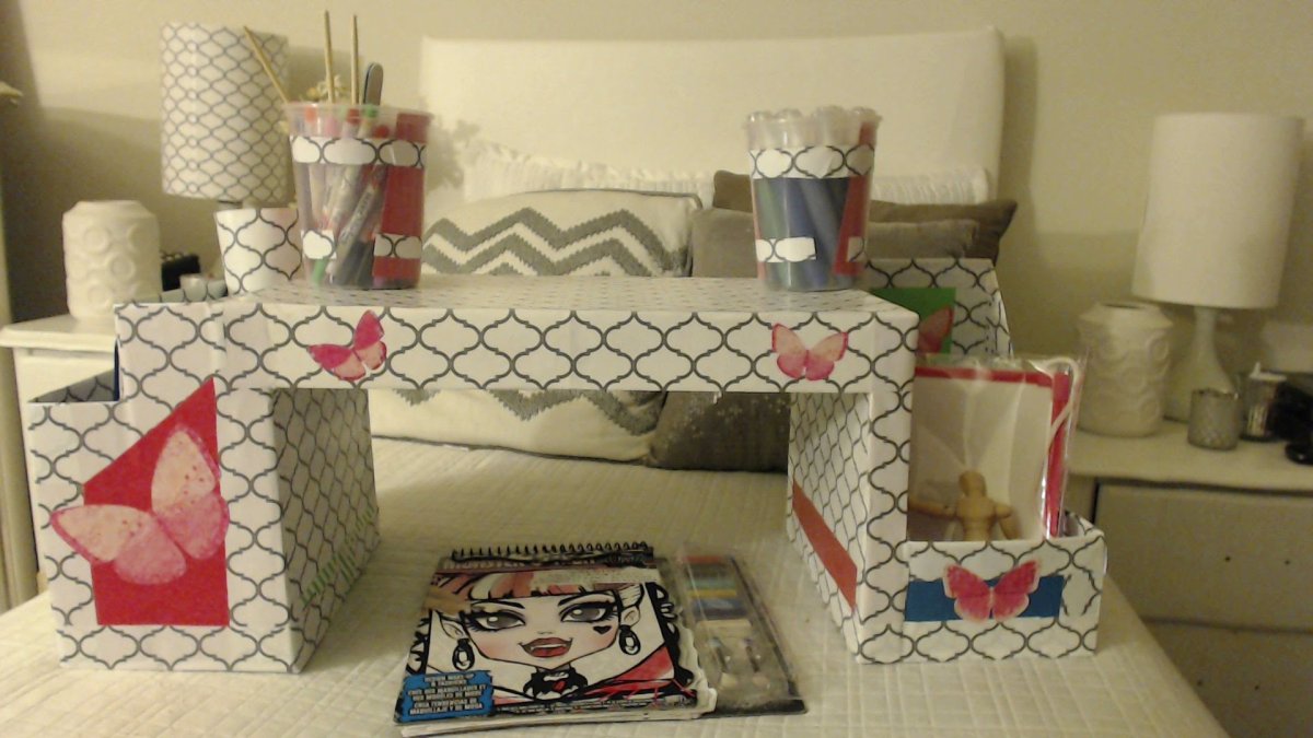 Столик из коробки