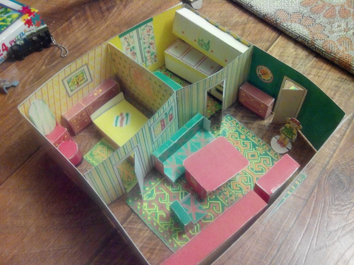 Макет квартиры из картона