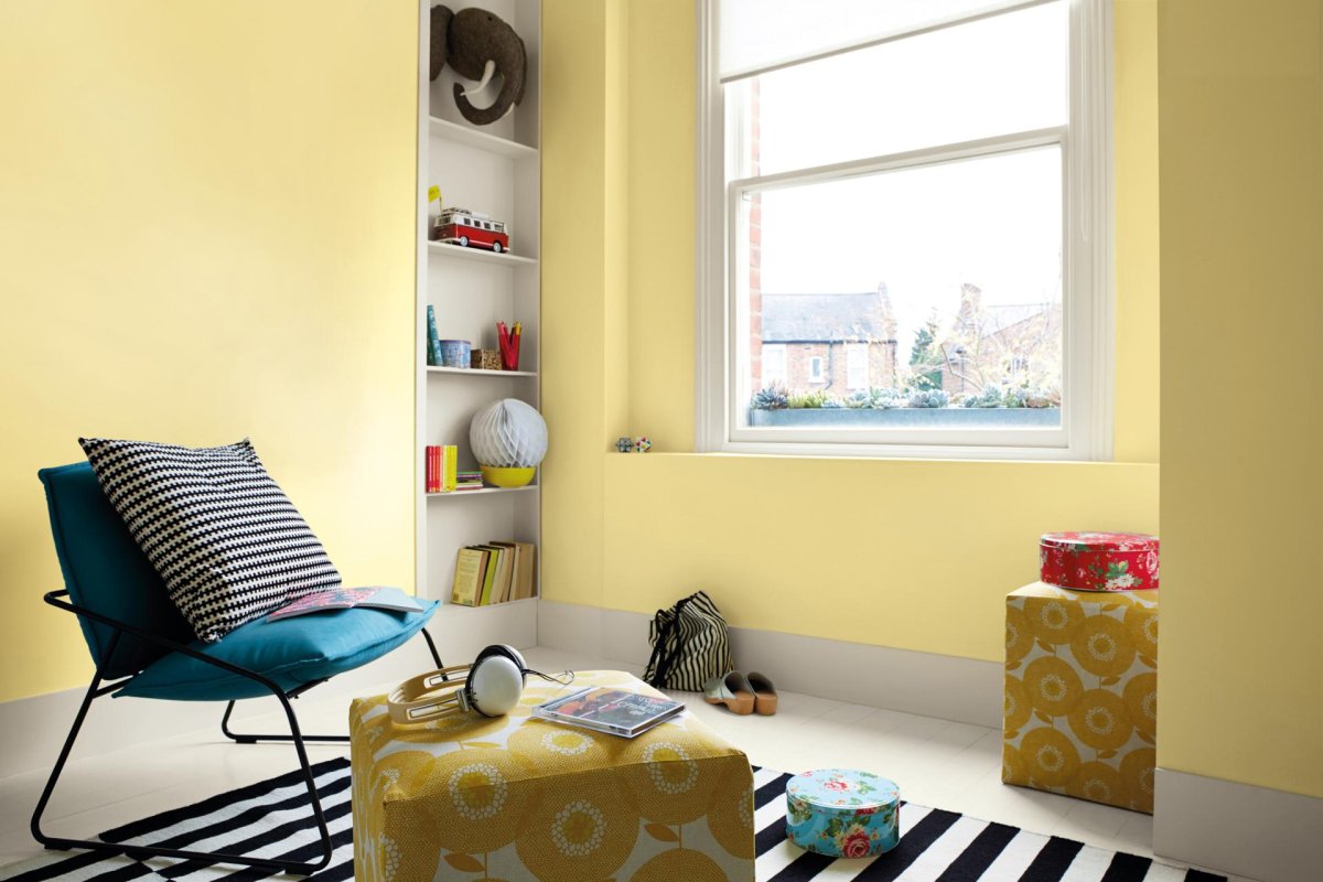 Покраска стен в комнате