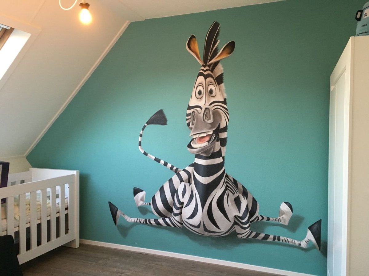 Разрисовать стену в детской