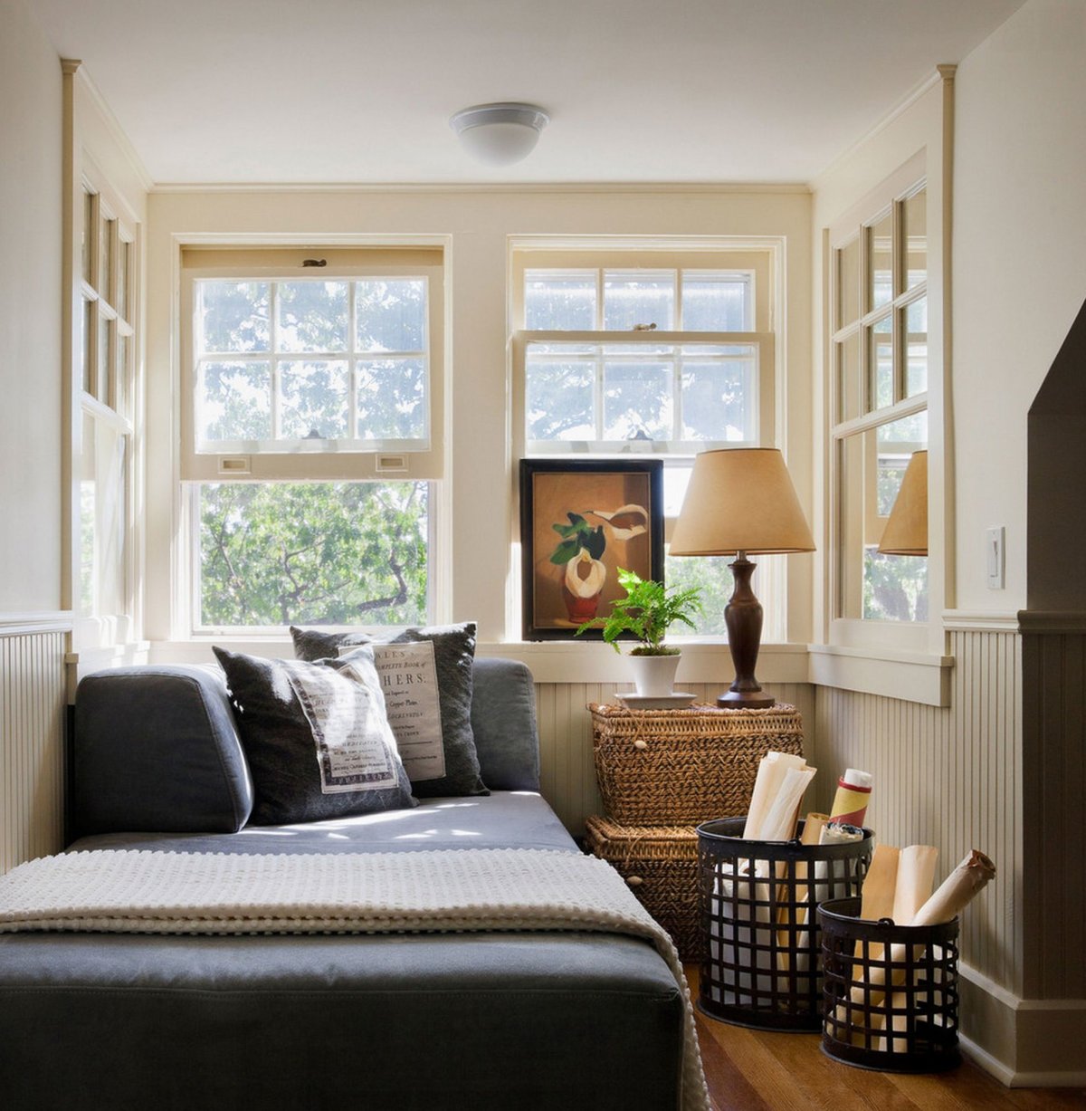 Узкая спальня 9м2 интерьер