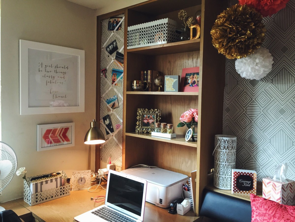 Интерьер комнаты в общежитии