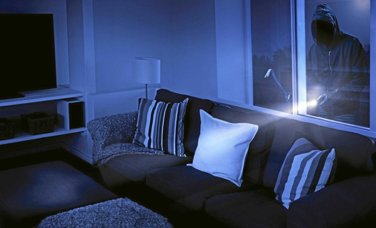 Аниме кровать ночью