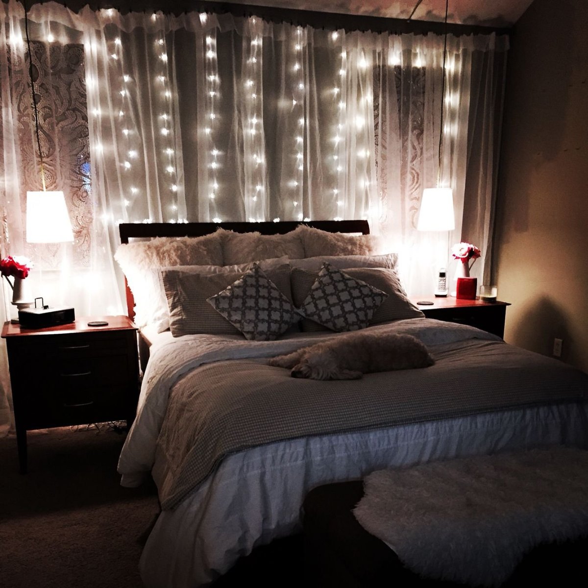 Кровать в темноте