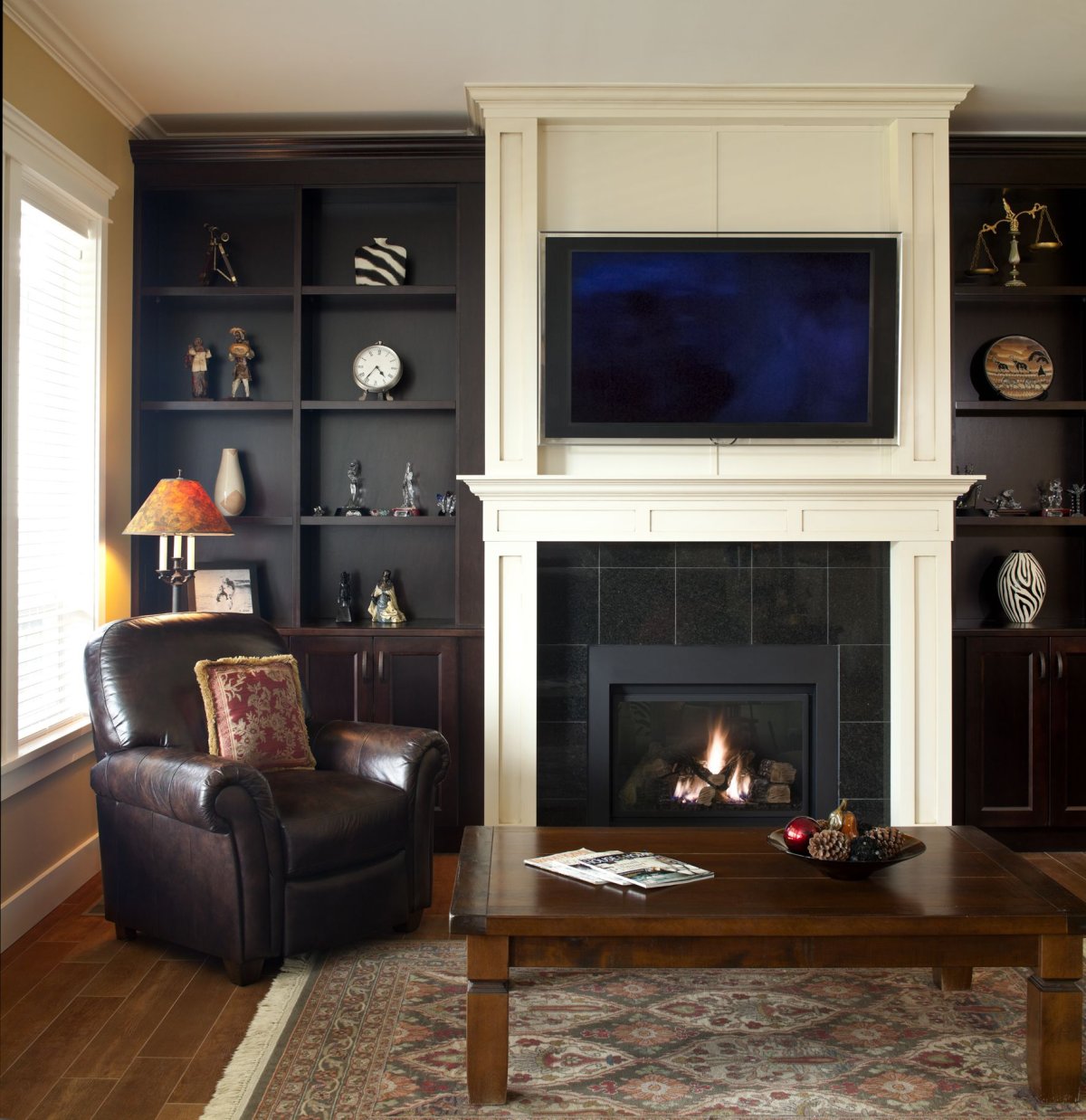Камин в стиле американской классики