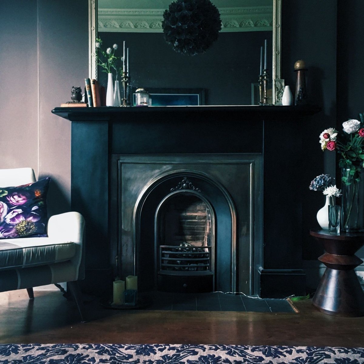 Гостиная с камином