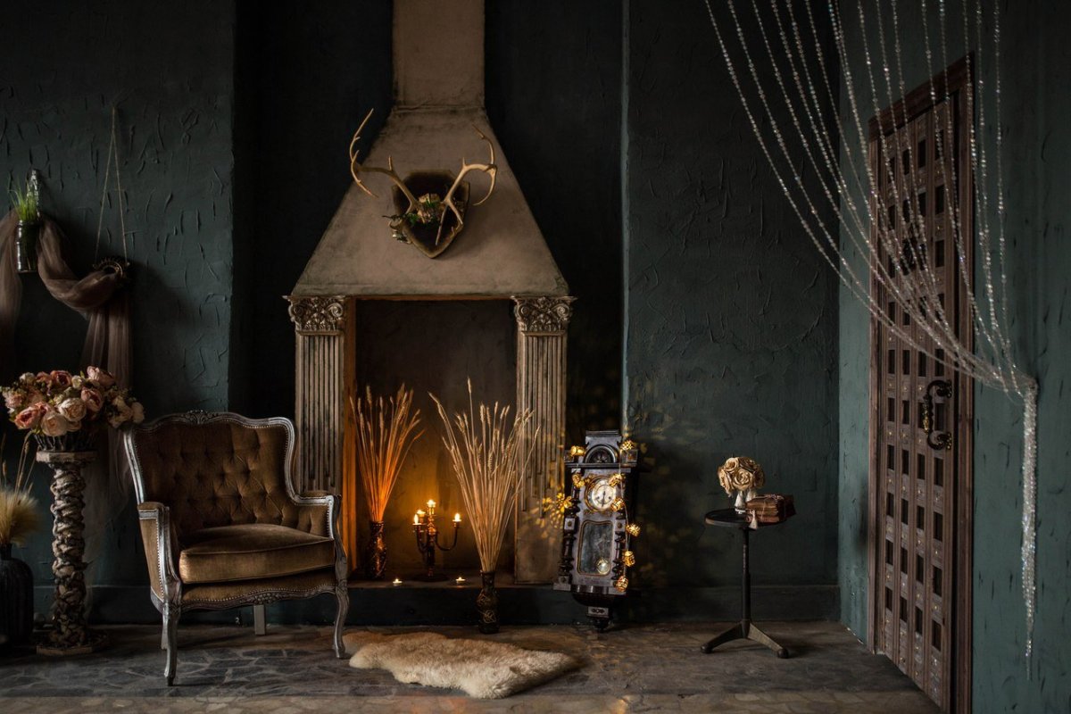 Библиотека с камином