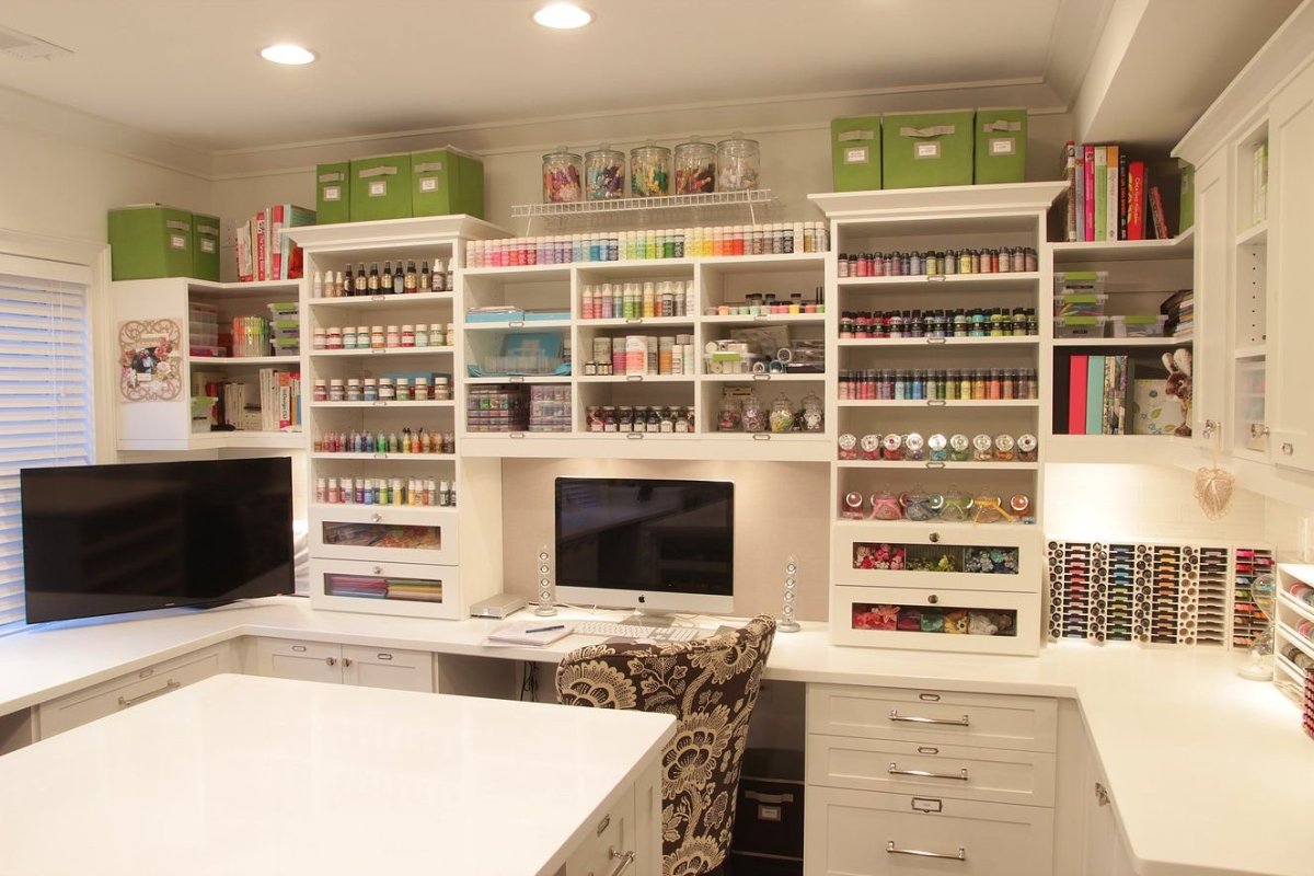 Комната швеи рукодельницы