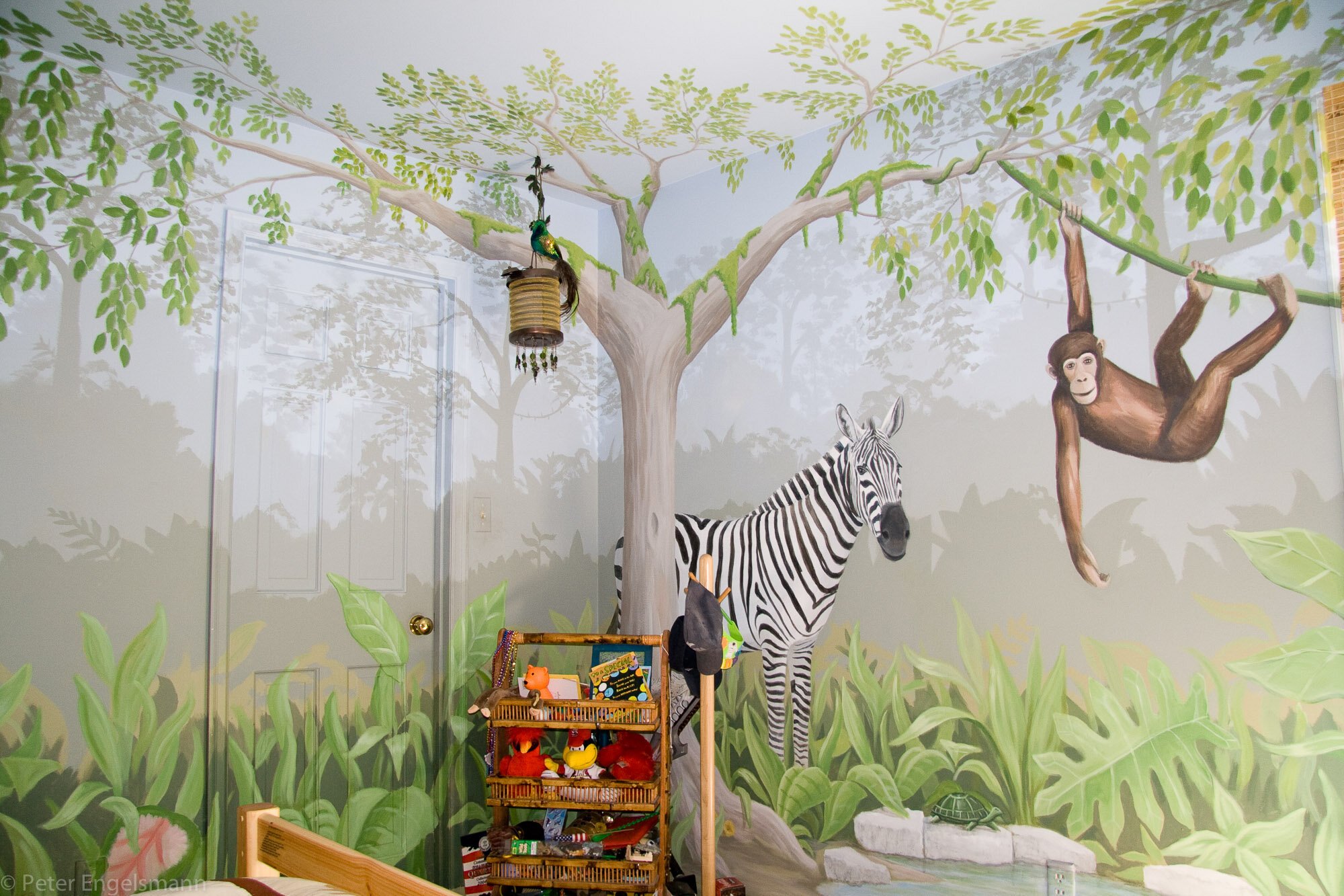 Ин джангл. Peter k Engelsmann. Детская комната джунгли. Детская в стиле джунгли. Роспись стен джунгли.
