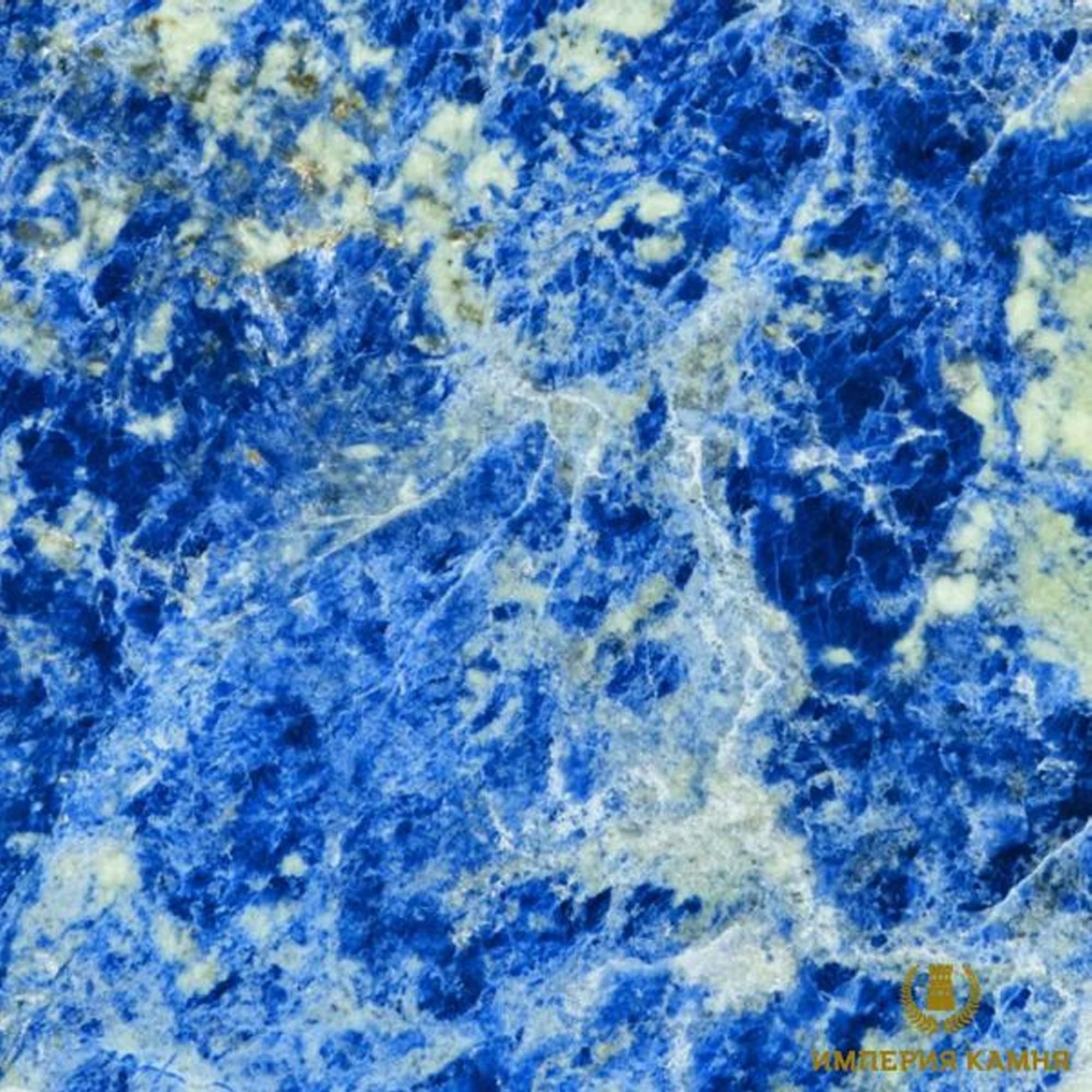 Цвет голубого мрамора. Лазурит камень слэб. Sodalite Blue мрамор. Мрамор лазурит. Синий камень лазурит.