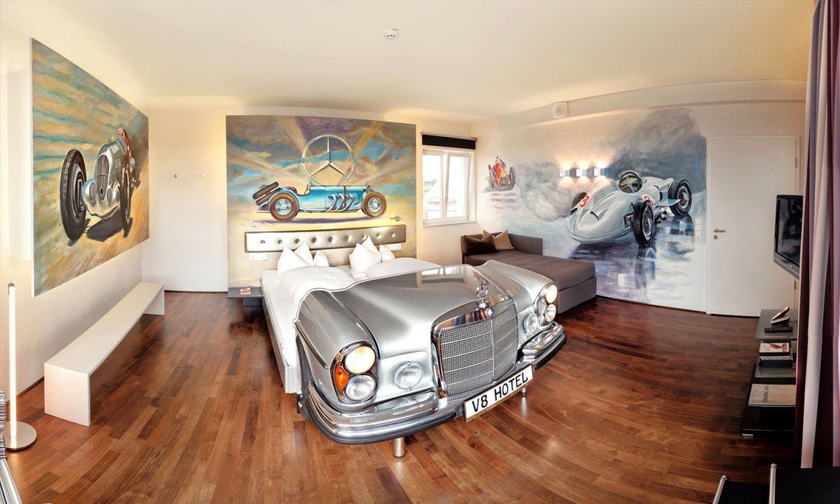 Автомобильная тематика в интерьере