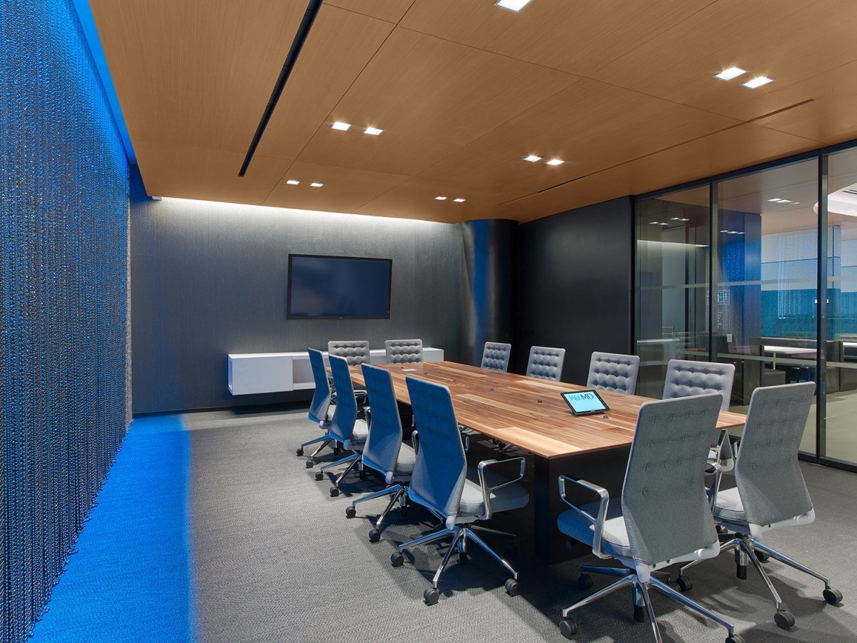 Офисный интерьер в синих тонах