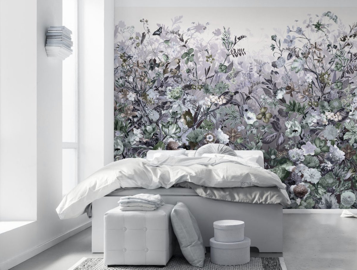 Цветочное панно в спальне