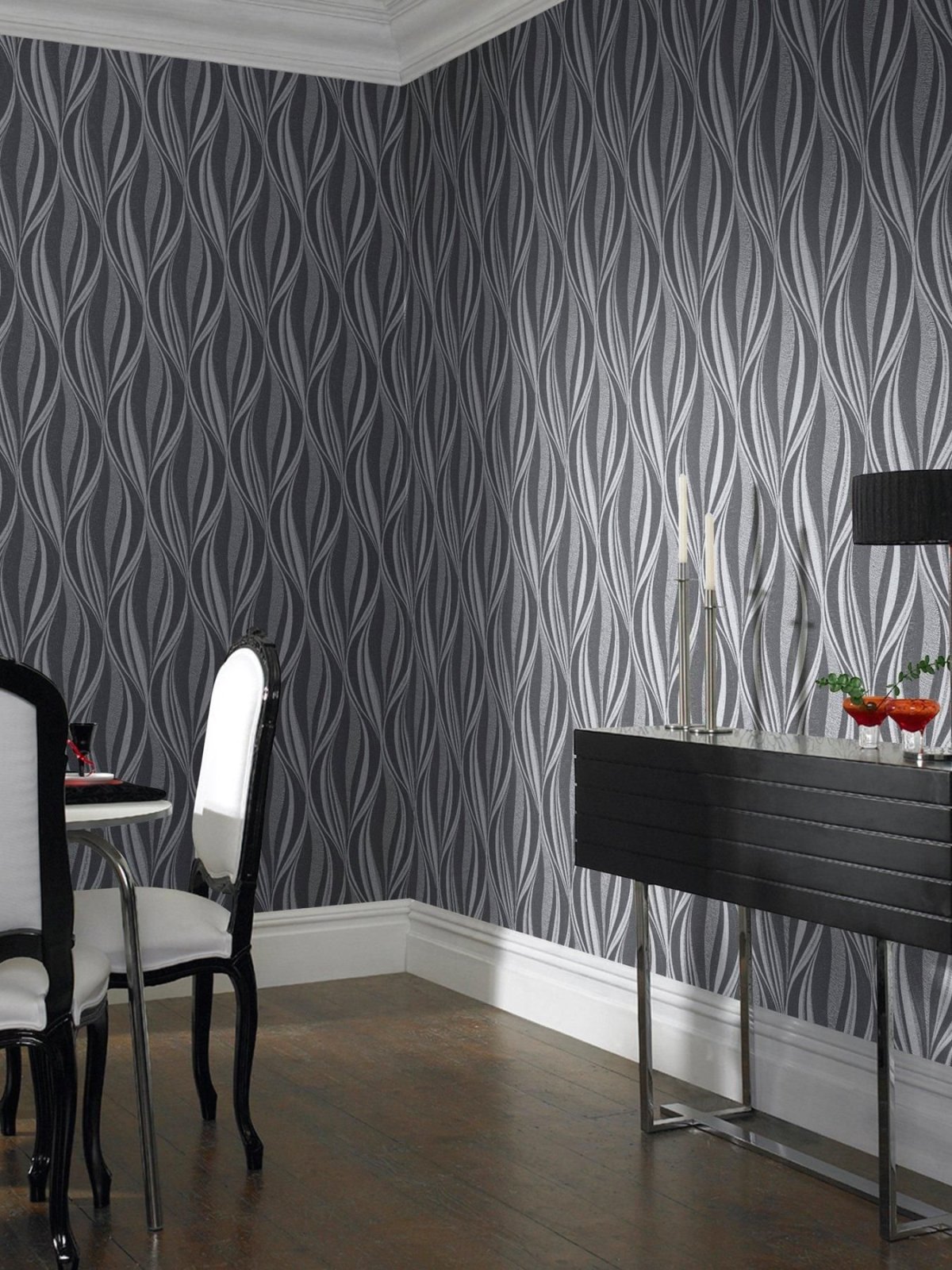 Гостиная с серебристыми обоями